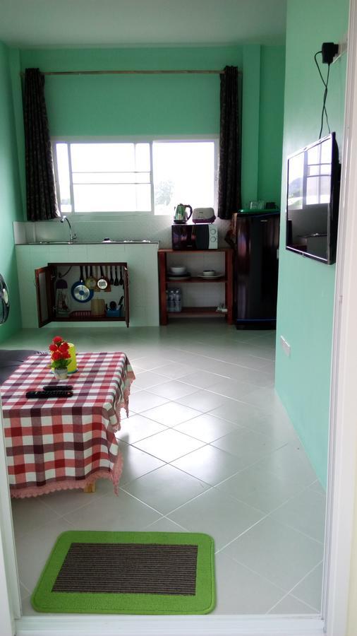 Pat'S Hideaway Bungalows Rayong Exterior photo